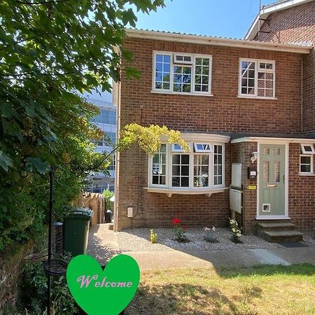 Redhill Town Centre 3 Bed House Near Gatwick Airport, Easy Commute To London Apartment Exterior foto